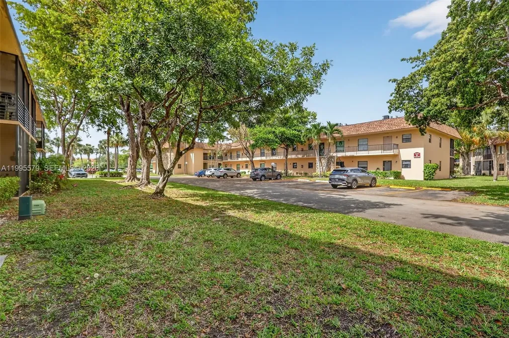 275 Gate Road Hollywood FL 33024