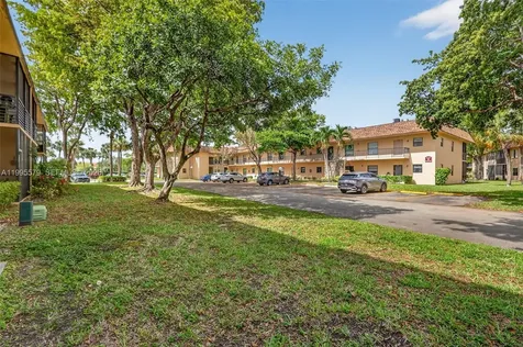 275 Gate Road Hollywood FL 33024