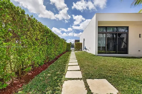 16709 Botaniko Drive North Weston FL 33326