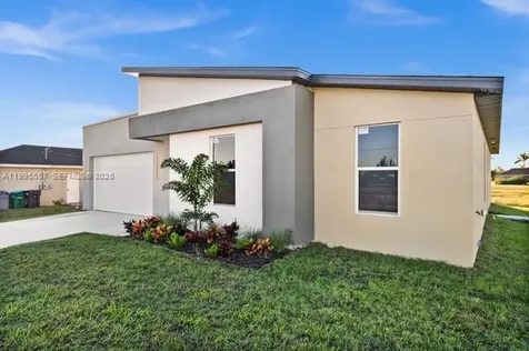 2814 Fifth Terrace Cape Coral FL 33993