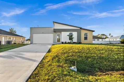 2814 Fifth Terrace Cape Coral FL 33993