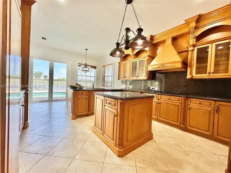 5023 NW 94th Doral Place Doral FL 33178