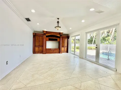 5023 NW 94th Doral Place Doral FL 33178