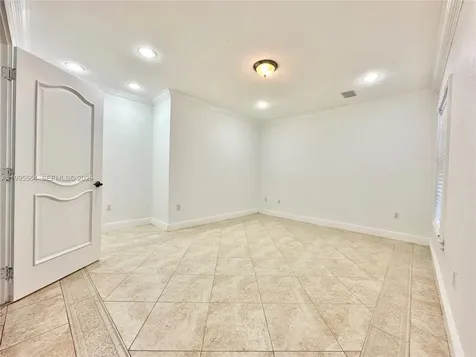 5023 NW 94th Doral Place Doral FL 33178