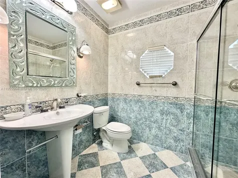 5023 NW 94th Doral Place Doral FL 33178
