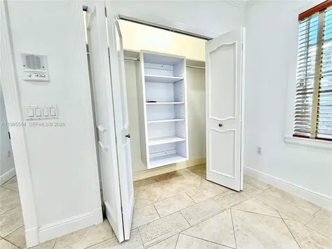 5023 NW 94th Doral Place Doral FL 33178