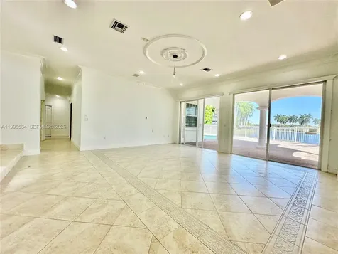 5023 NW 94th Doral Place Doral FL 33178