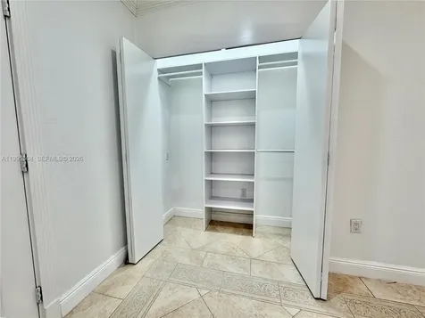 5023 NW 94th Doral Place Doral FL 33178