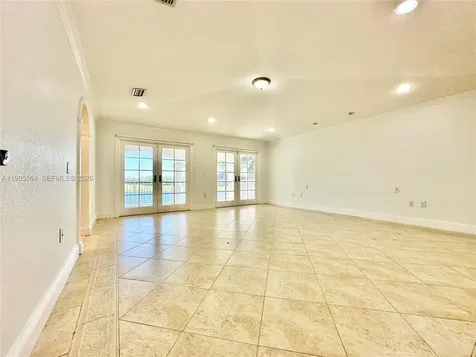 5023 NW 94th Doral Place Doral FL 33178