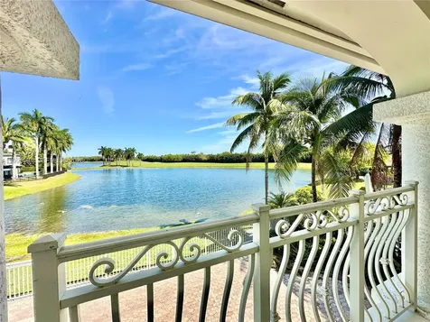 5023 NW 94th Doral Place Doral FL 33178
