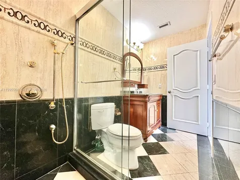 5023 NW 94th Doral Place Doral FL 33178