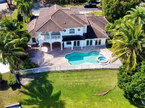 5023 NW 94th Doral Place Doral FL 33178