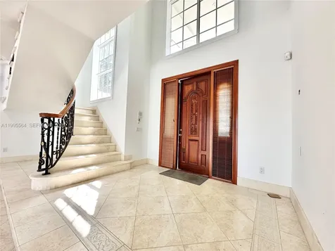 5023 NW 94th Doral Place Doral FL 33178