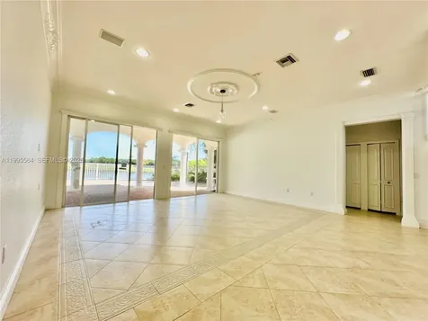 5023 NW 94th Doral Place Doral FL 33178