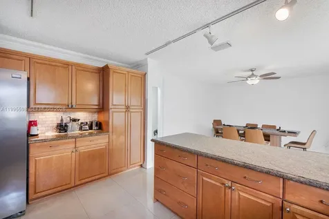 9602 NW 8th Circle Plantation FL 33324