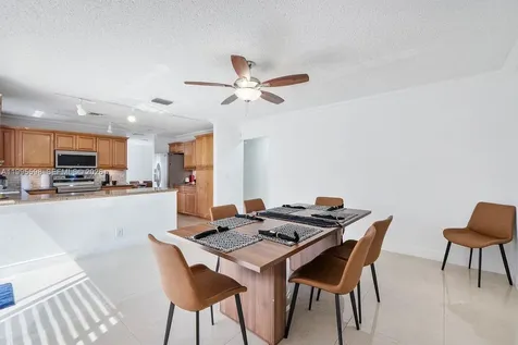 9602 NW 8th Circle Plantation FL 33324