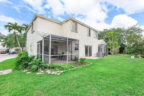 9602 NW 8th Circle Plantation FL 33324