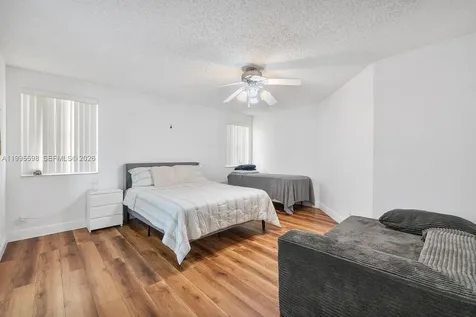 9602 NW 8th Circle Plantation FL 33324