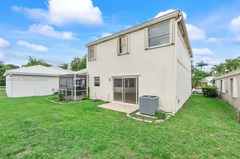 9602 NW 8th Circle Plantation FL 33324
