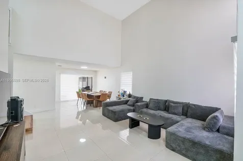 9602 NW 8th Circle Plantation FL 33324