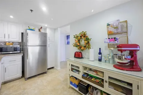 20515 E Country Club Drive Aventura FL 33180