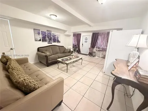 3 SW 7th Avenue Dania Beach FL 33004