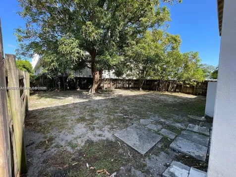 3 SW 7th Avenue Dania Beach FL 33004
