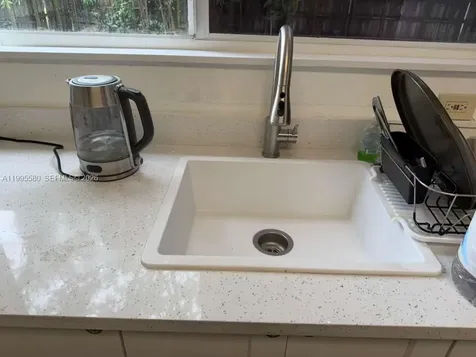 3 SW 7th Avenue Dania Beach FL 33004