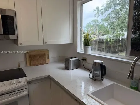3 SW 7th Avenue Dania Beach FL 33004
