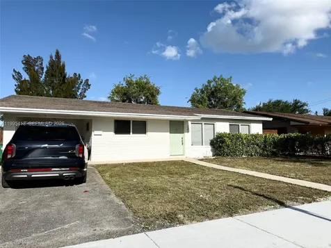 207 SW 12th Avenue Dania Beach FL 33004