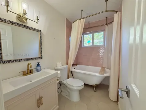 207 SW 12th Avenue Dania Beach FL 33004