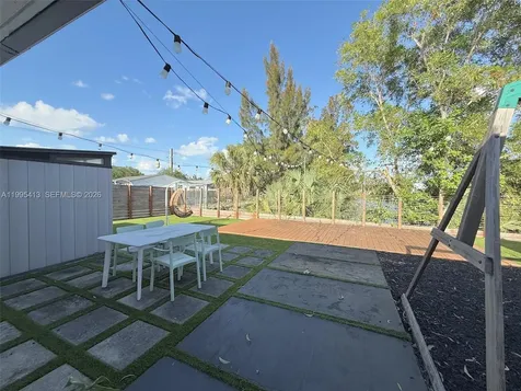 207 SW 12th Avenue Dania Beach FL 33004