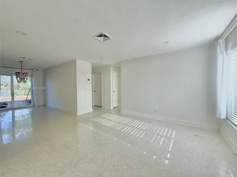 207 SW 12th Avenue Dania Beach FL 33004