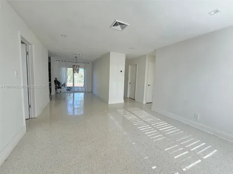 207 SW 12th Avenue Dania Beach FL 33004