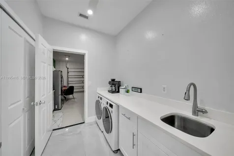 1024 NW 23 Cape Coral FL 33993