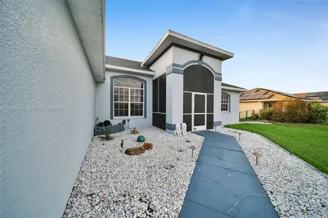 1024 NW 23 Cape Coral FL 33993