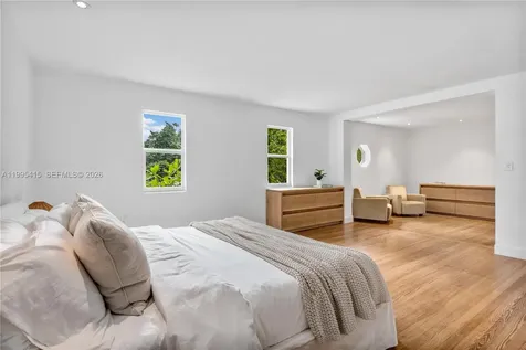 5812 Alton Road Miami Beach FL 33140