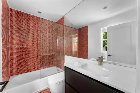 5812 Alton Road Miami Beach FL 33140