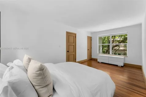 5812 Alton Road Miami Beach FL 33140