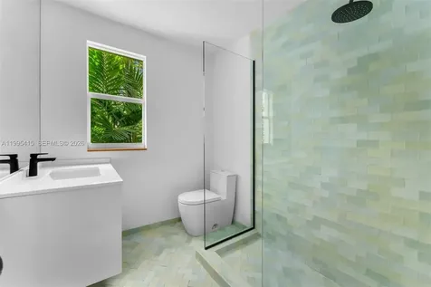 5812 Alton Road Miami Beach FL 33140