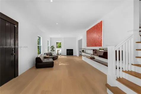 5812 Alton Road Miami Beach FL 33140