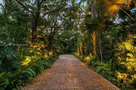 5812 Alton Road Miami Beach FL 33140
