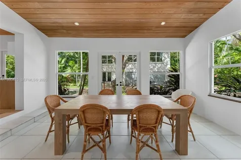 5812 Alton Road Miami Beach FL 33140
