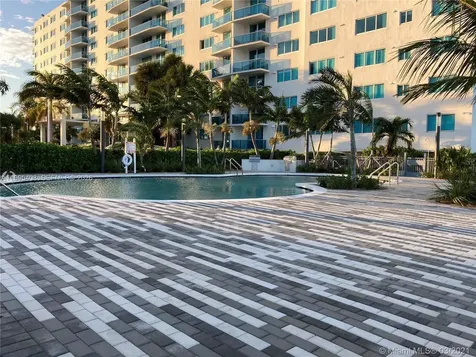 7501 E Treasure Drive North Bay Village FL 33141