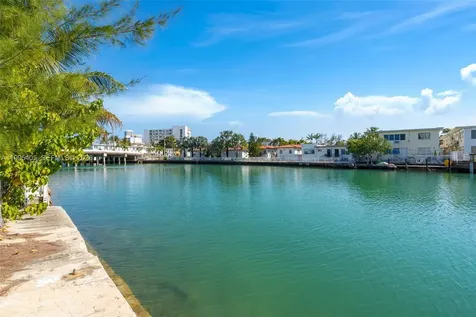 10 S Shore Drive Miami Beach FL 33141