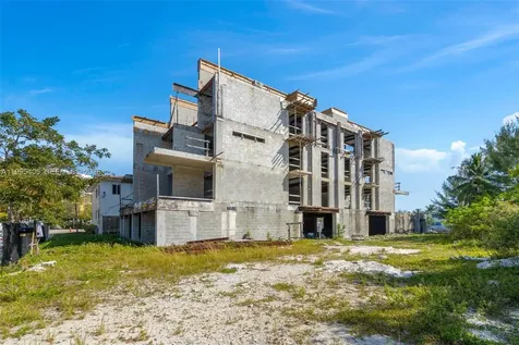 10 S Shore Drive Miami Beach FL 33141