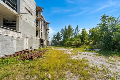 10 S Shore Drive Miami Beach FL 33141