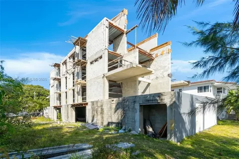 10 S Shore Drive Miami Beach FL 33141