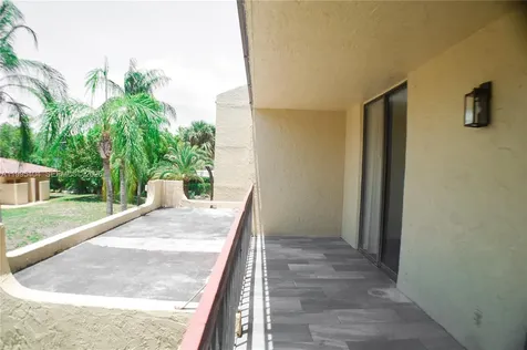 733 SE 1st Way Deerfield Beach FL 33441