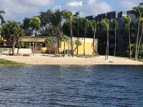 9351 Fontainebleau Boulevard Miami FL 33172